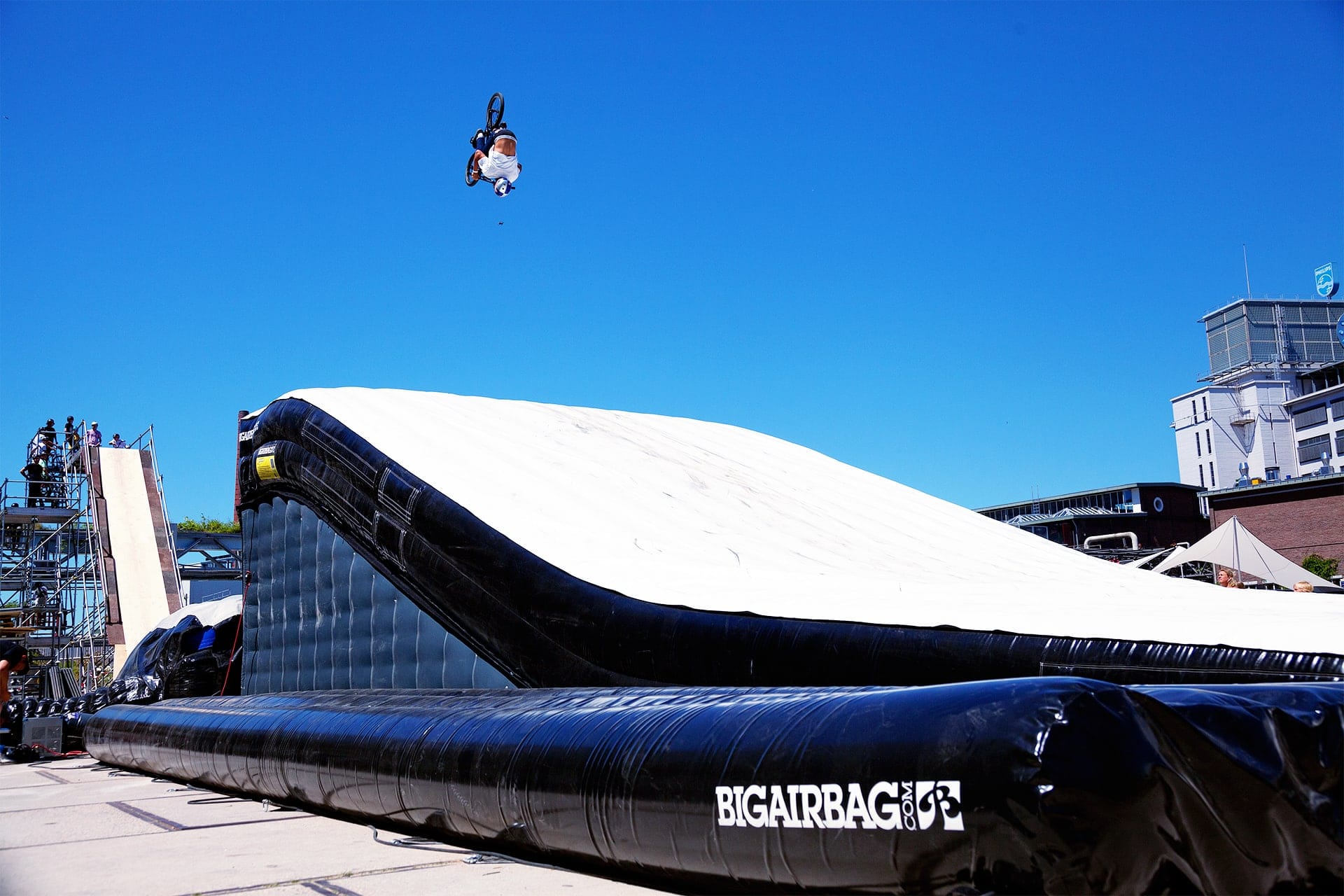 BAGJUMP Airbags for FMX - the safest & most durable solution